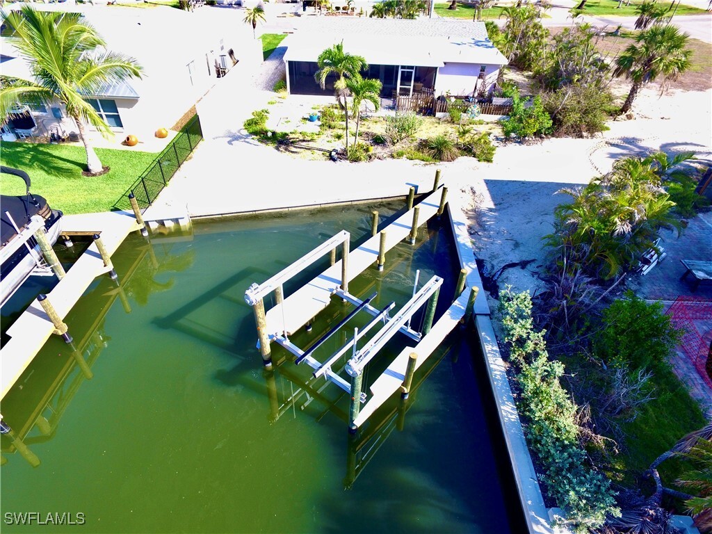 Property Photo: 264 Albatross Street FL 33931