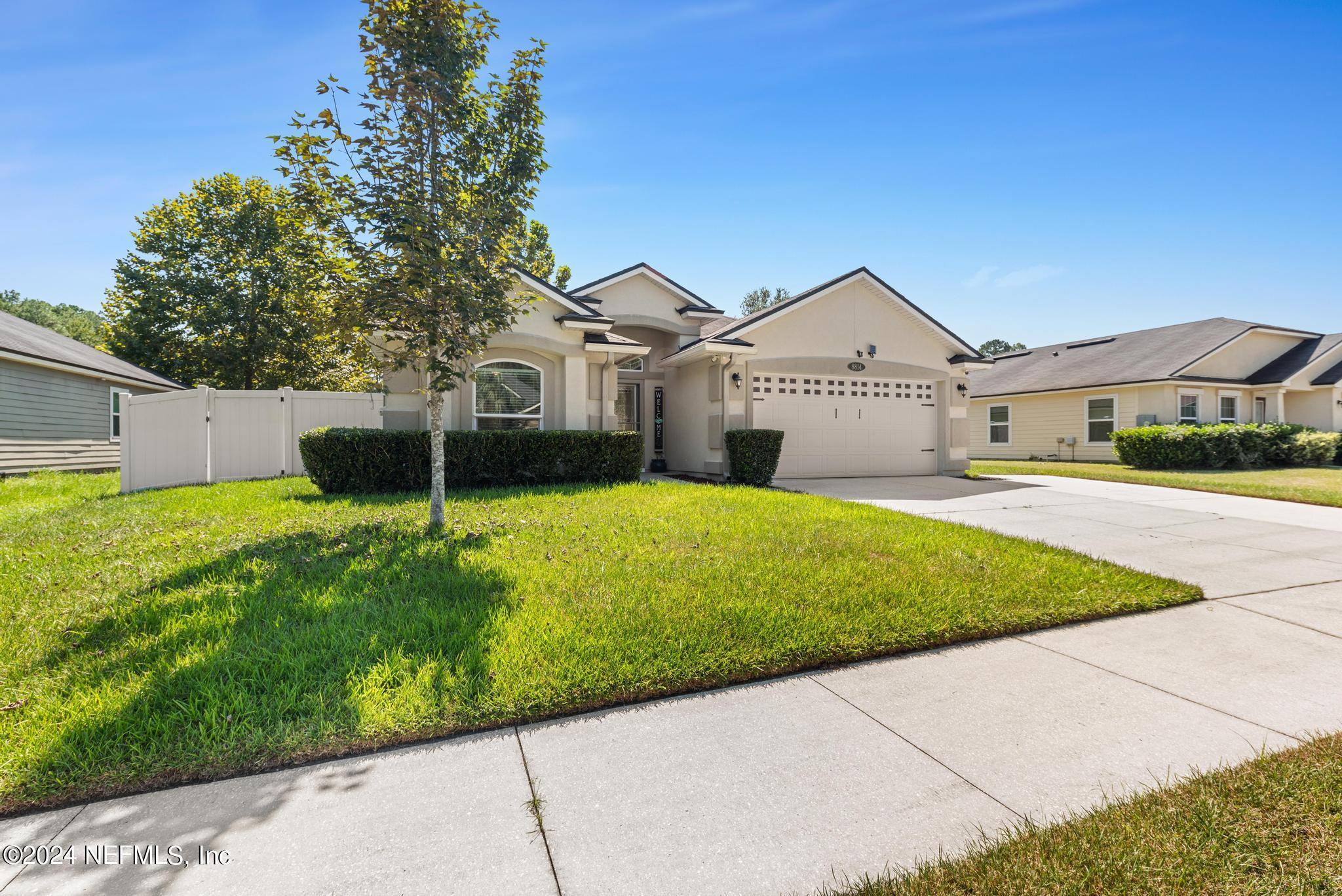 Property Photo: 8814 Weston Living Way FL 32222