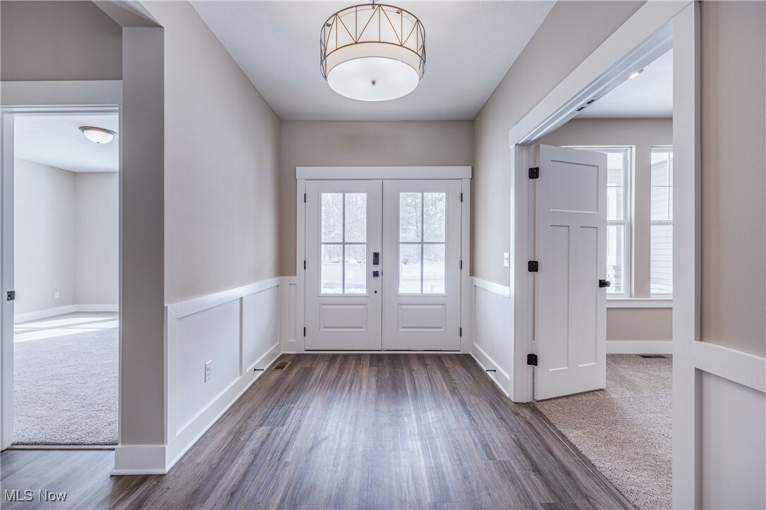 Property Photo: 2091 Hayden Drive OH 44233