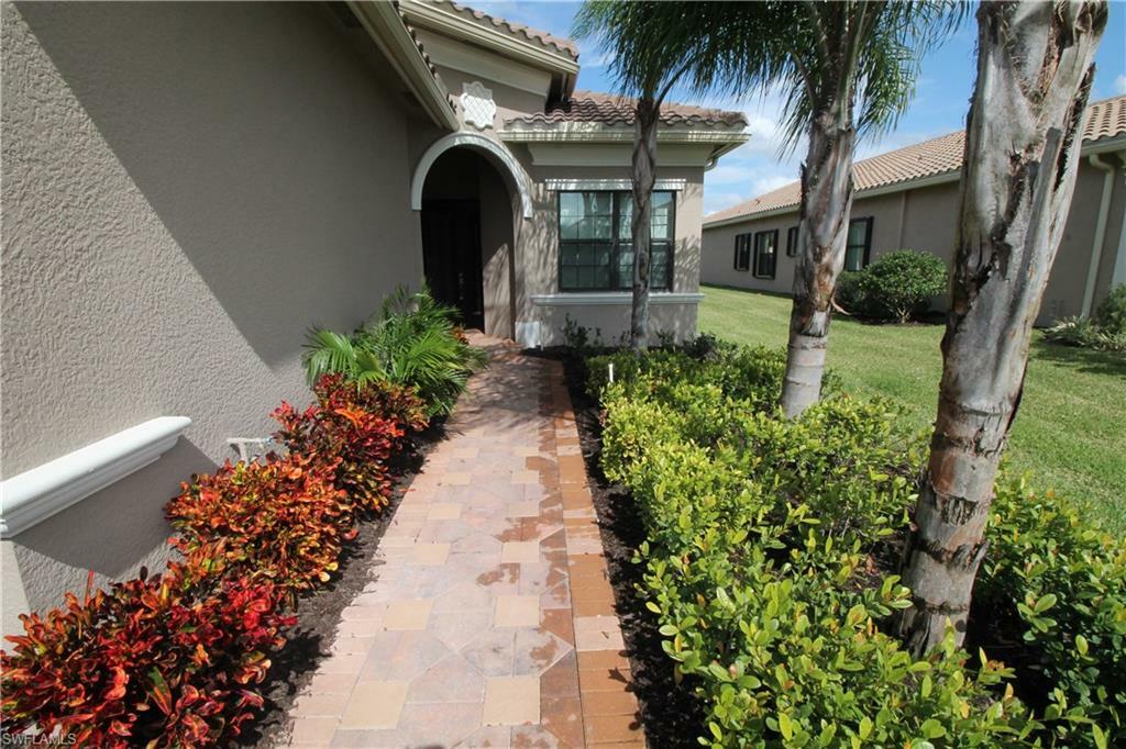 Property Photo:  3279 Tahoe Ct  FL 34119 