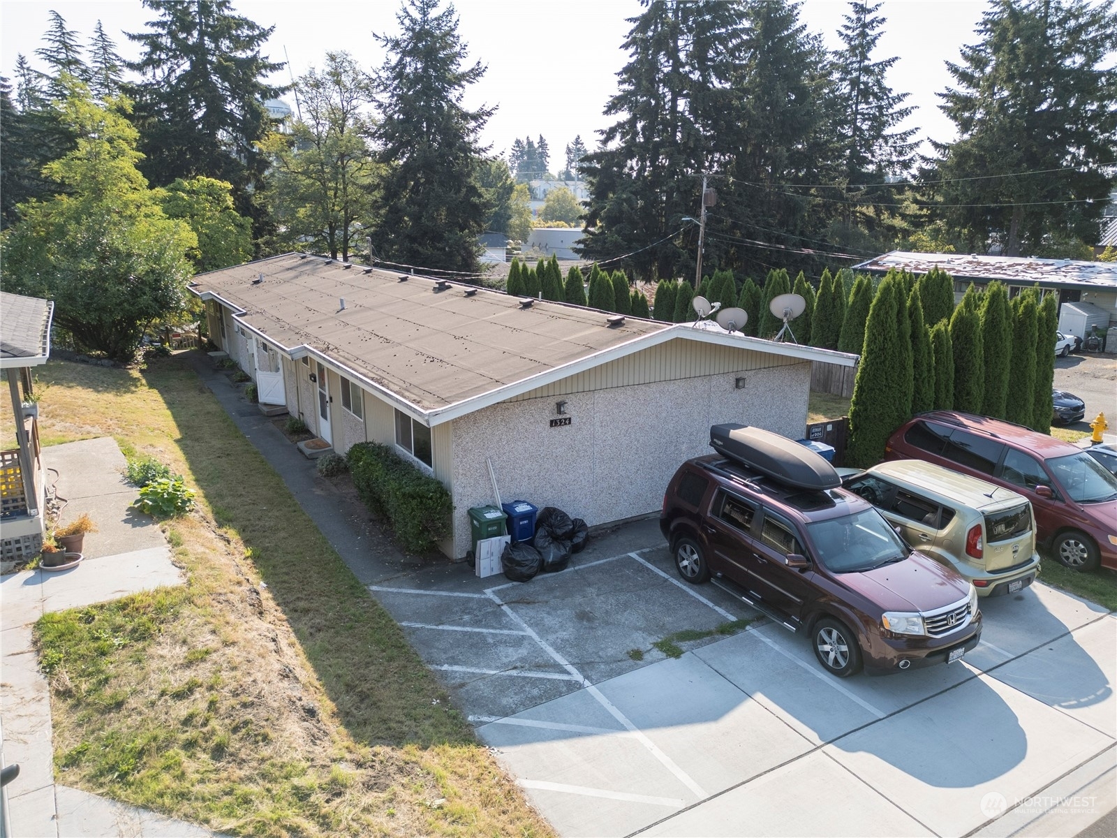 Property Photo:  1324 Jefferson Avenue NE  WA 98056 