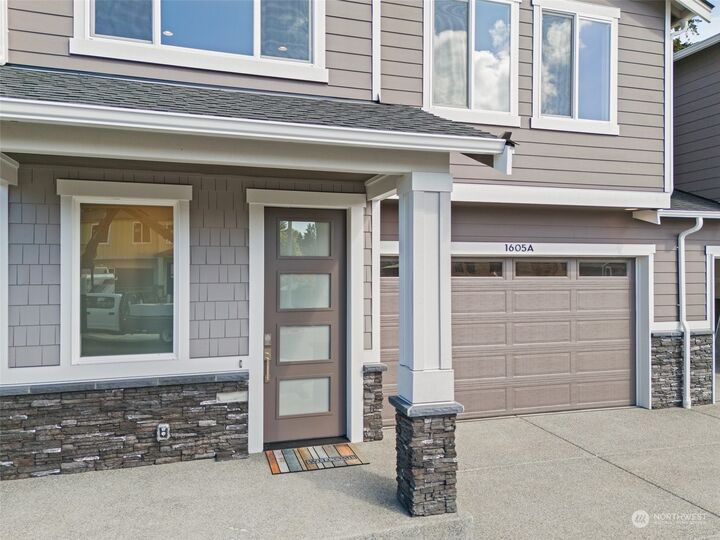Property Photo:  1608 106th Place SW B  WA 98204 