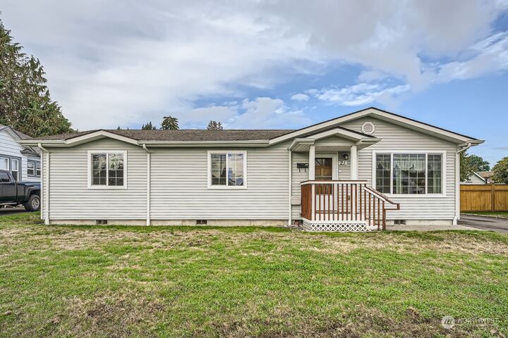 Property Photo: 21 L Street SE WA 98002