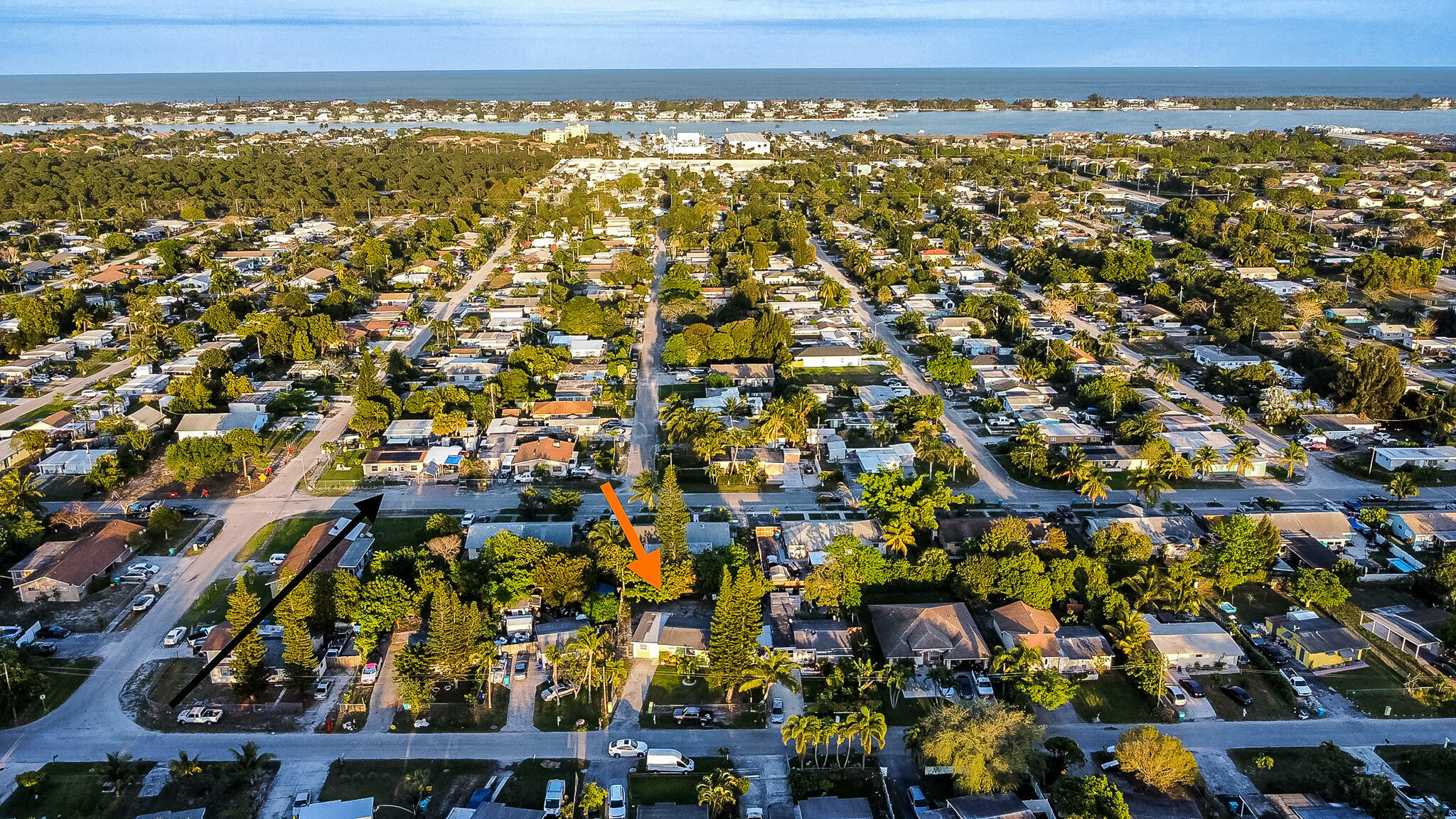 Property Photo:  3148 E Palm Drive  FL 33435 