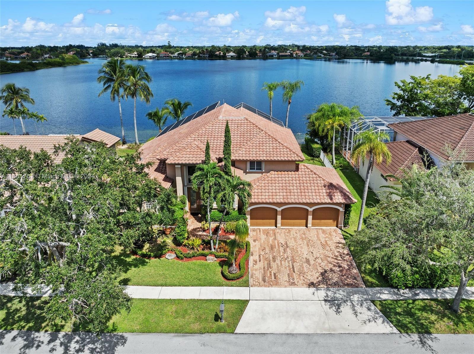 Property Photo: 17829 NW 15th St FL 33029