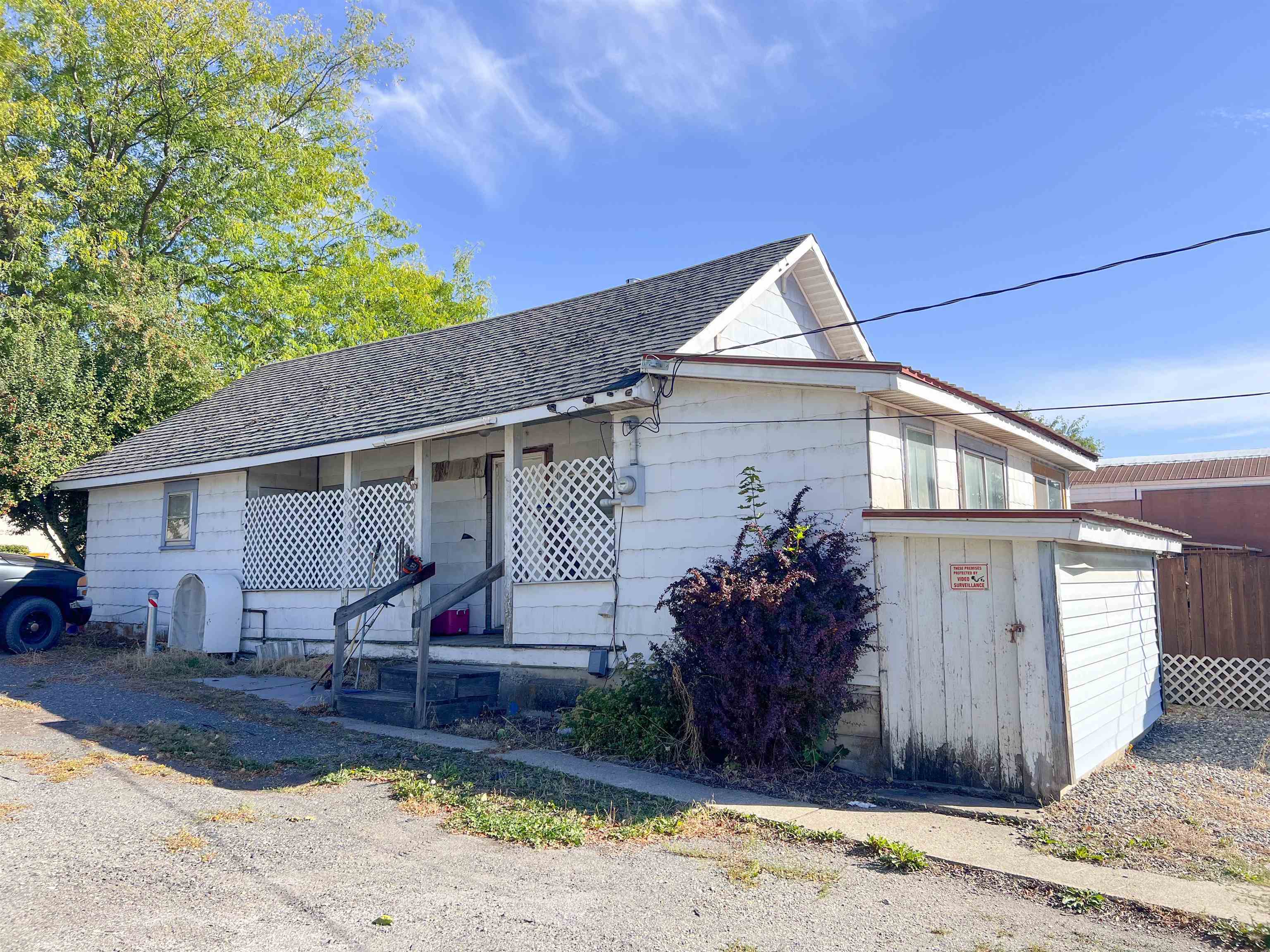 Property Photo:  157 N Wynne St  WA 99114 