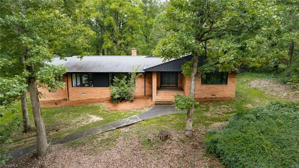 Property Photo:  1608 Davidson Road  NC 27262 