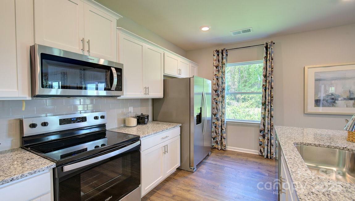 Property Photo: 584 Country Oak Drive NC 28804