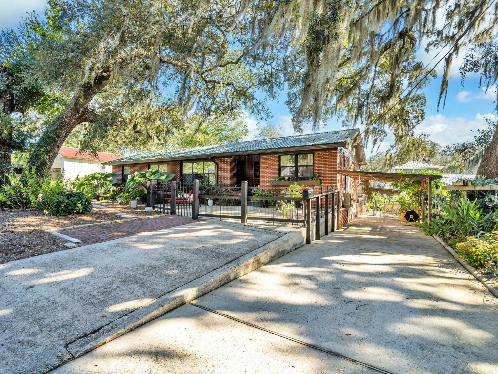 Property Photo:  1100 Judith Avenue  FL 32578 