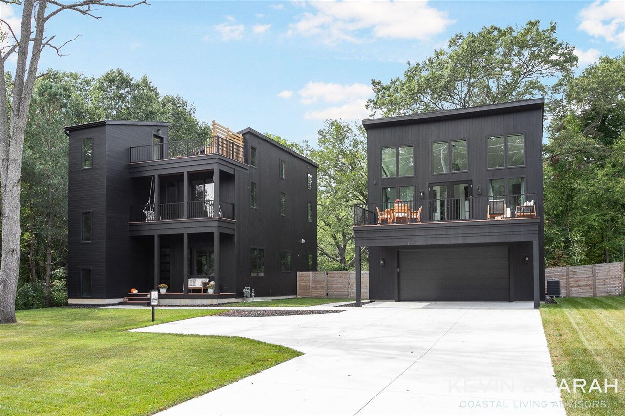 Property Photo:  324 N Maple Street  MI 49453-9754 