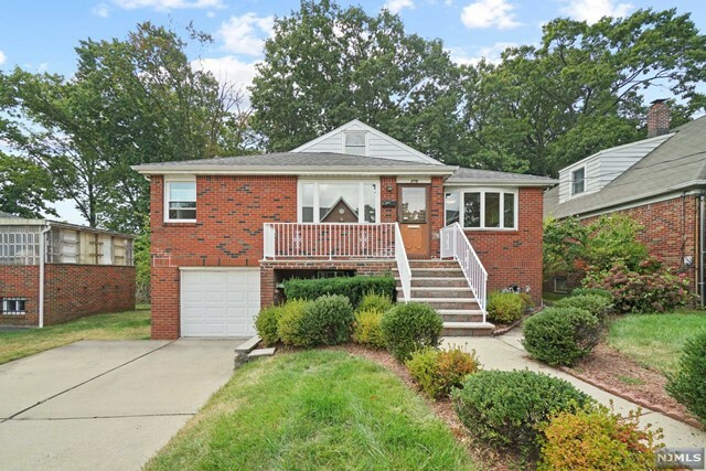 270 McElroy Avenue  Fort Lee NJ 07024 photo