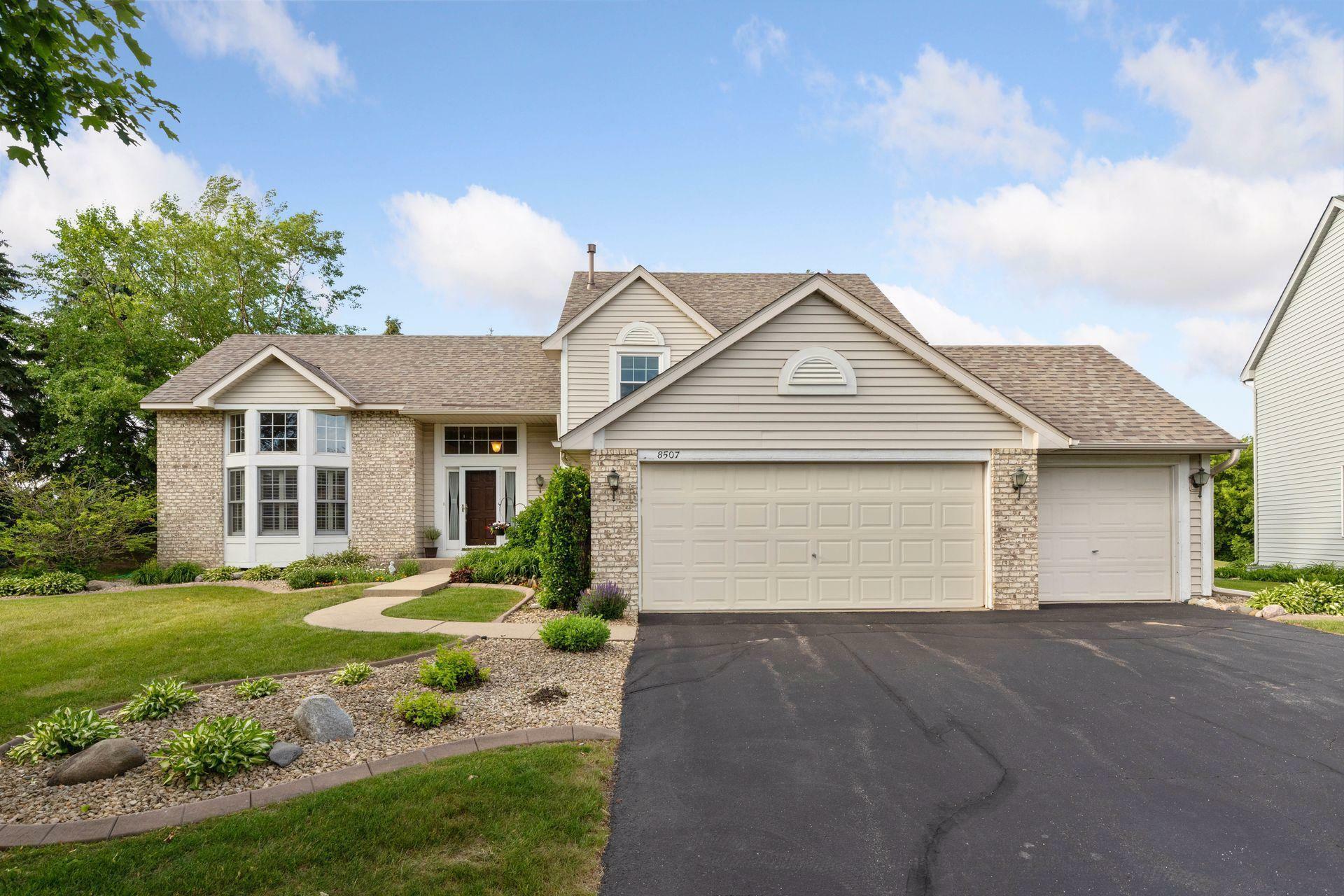 8507 Campbell Avenue  Inver Grove Heights MN 55076 photo