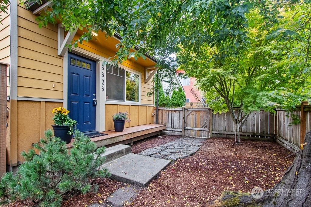 Property Photo:  3323 Wetmore Avenue S  WA 98144 