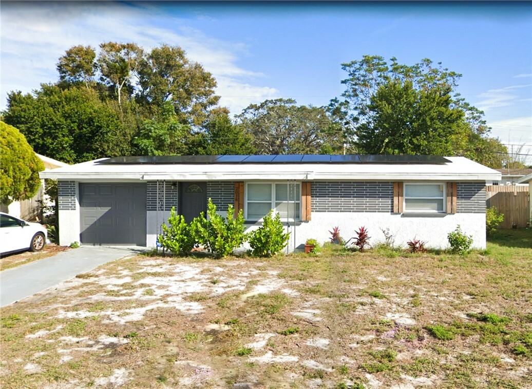 Property Photo:  2018 Hess Drive  FL 34691 