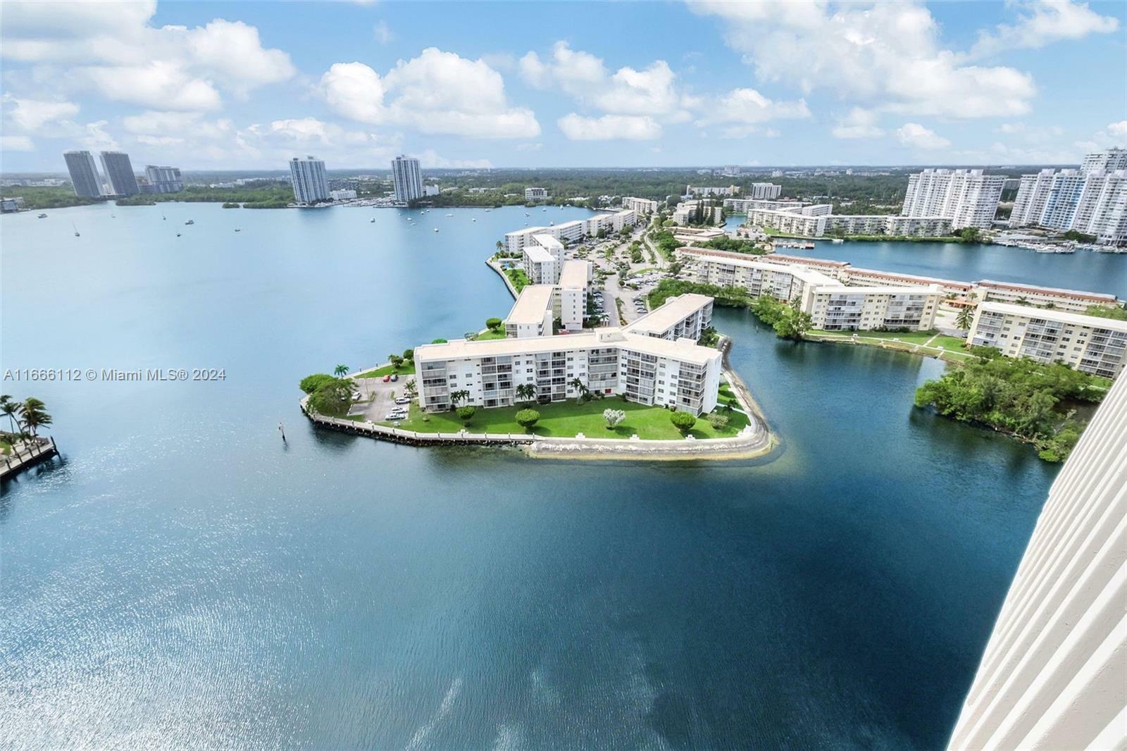 Property Photo:  1000 Island Blvd 2511  FL 33160 