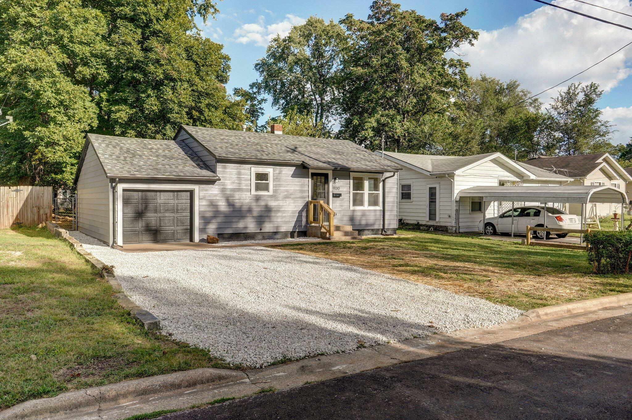 Property Photo:  1130 N Warren Avenue  MO 65802 