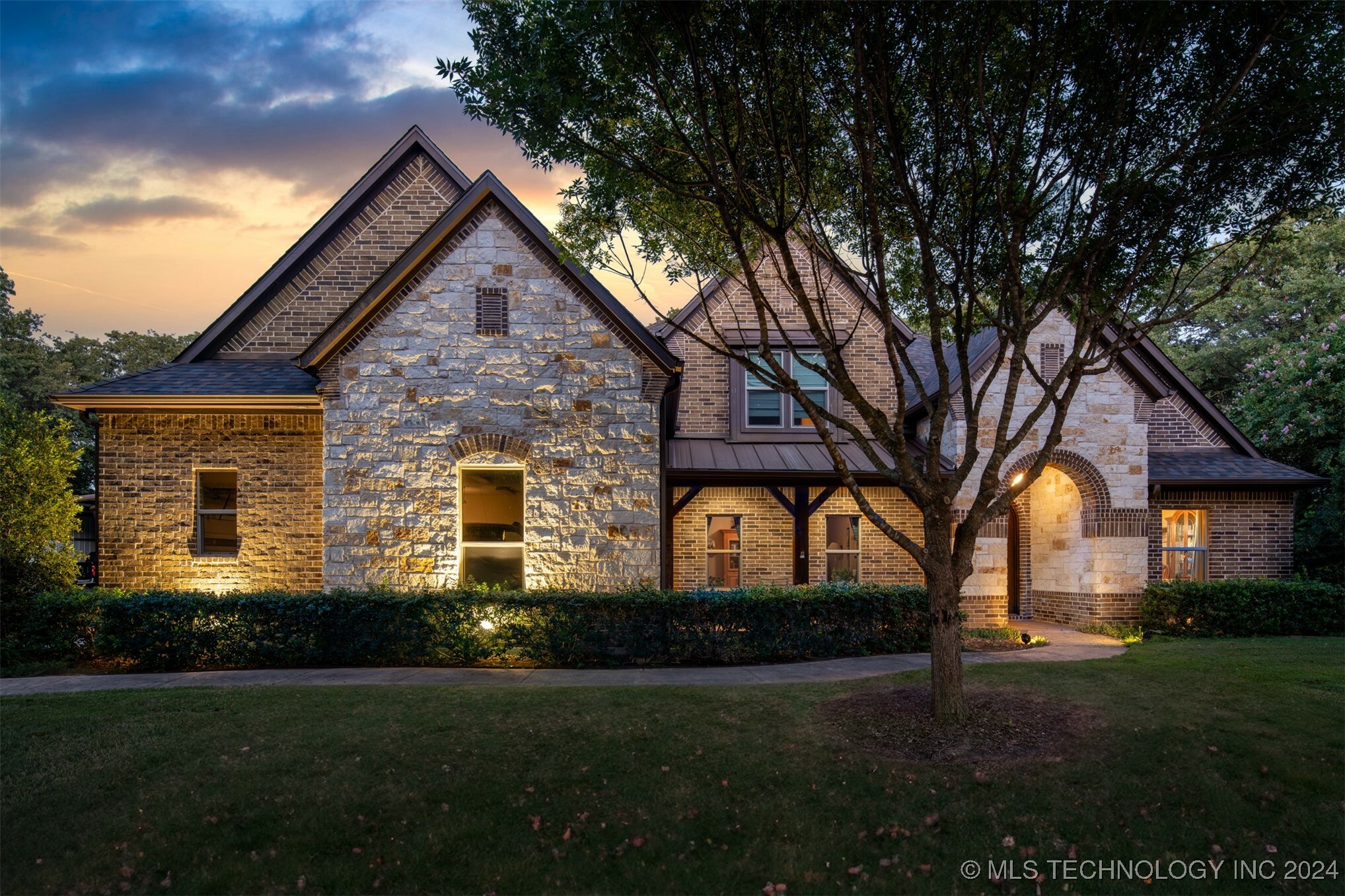 Property Photo:  528 Thousand Oaks  OK 74731 