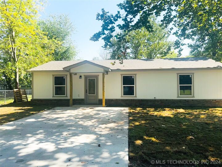 109 S Ada Street  Muldrow OK 74948 photo