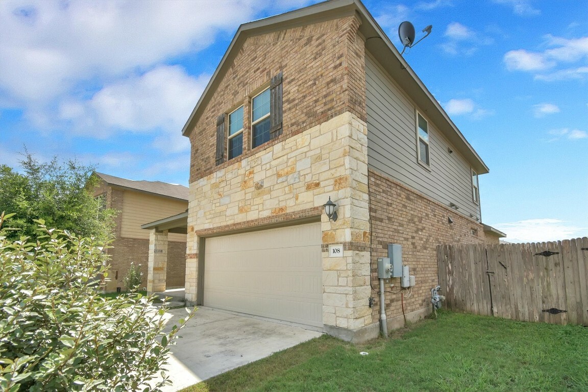 Property Photo:  108 Mauldin Street  TX 78628 