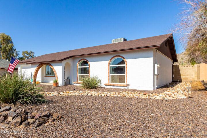 Property Photo: 10030 S 43rd Place AZ 85044