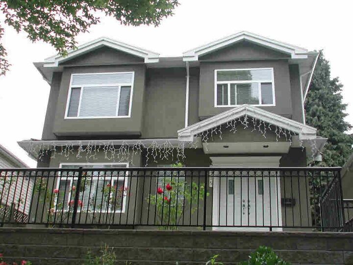 2715 E Broadway — photo 1