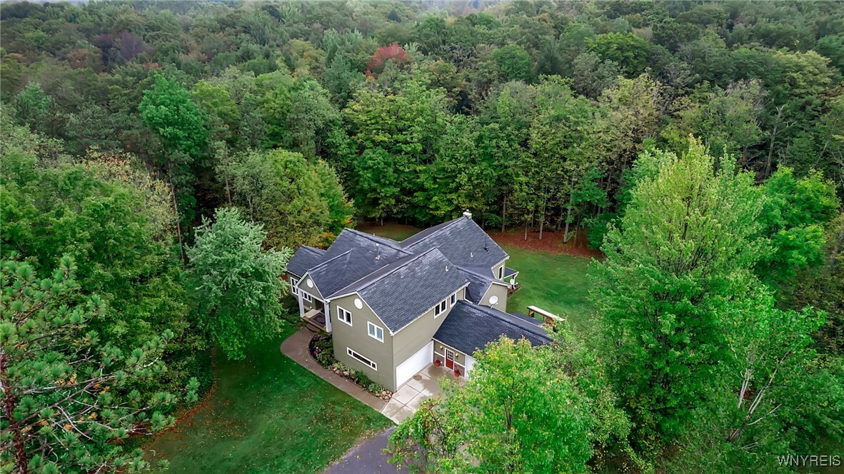 Property Photo:  2140 Grover Road  NY 14170 