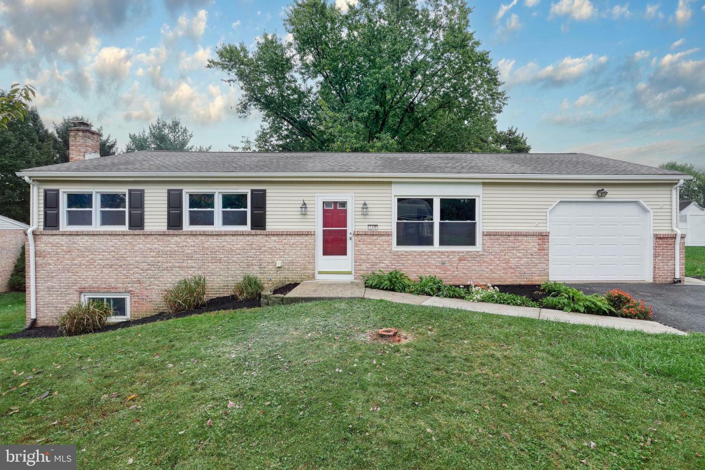 Property Photo:  129 Holly Drive  PA 17055 