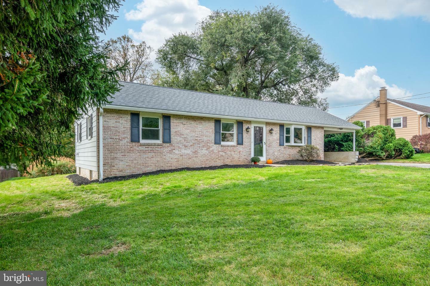 Property Photo:  5464 Strasburg Road  PA 17527 