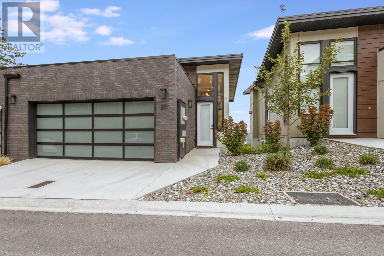 Property Photo:  3220 Hilltown Drive 20  BC V1V 0C6 