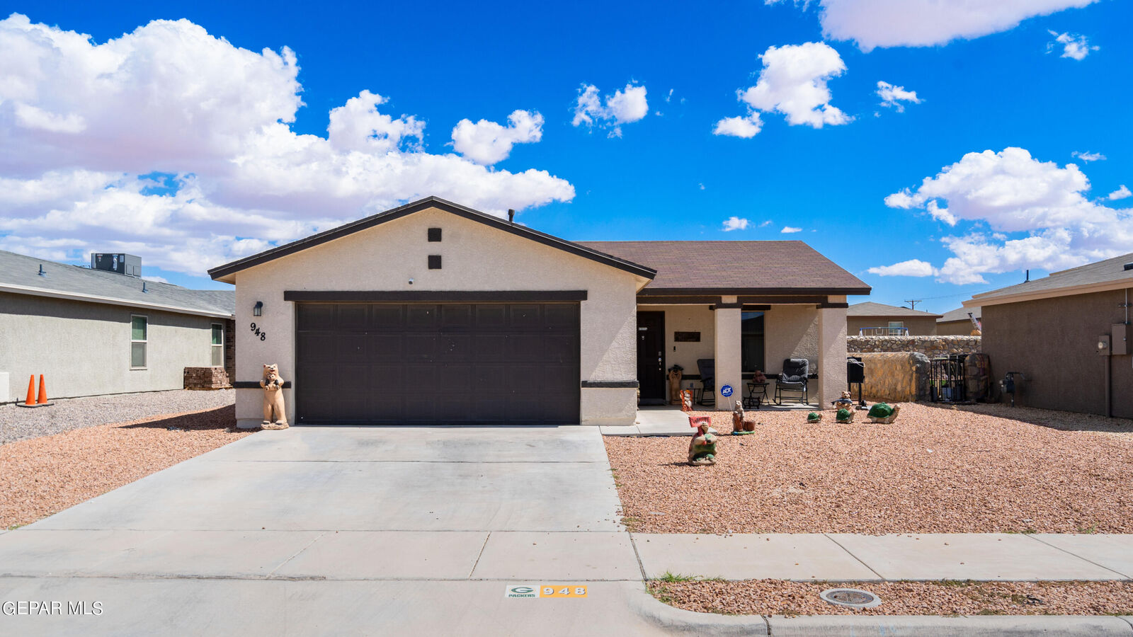 Property Photo: 948 Villa Seca Drive TX 79928