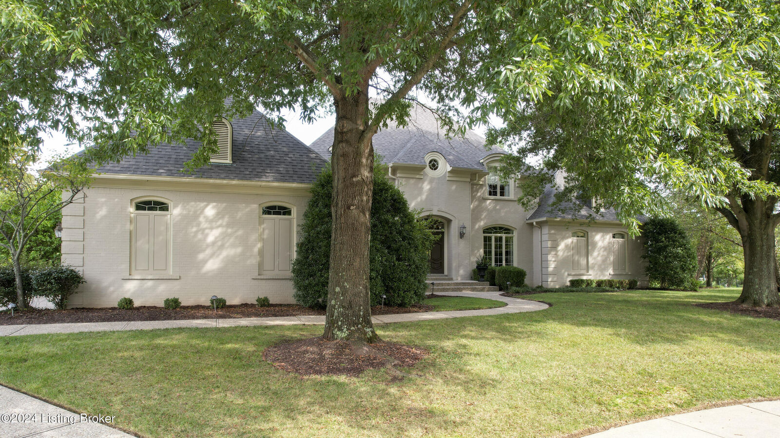 Property Photo:  6802 Chadworth Pl  KY 40059 