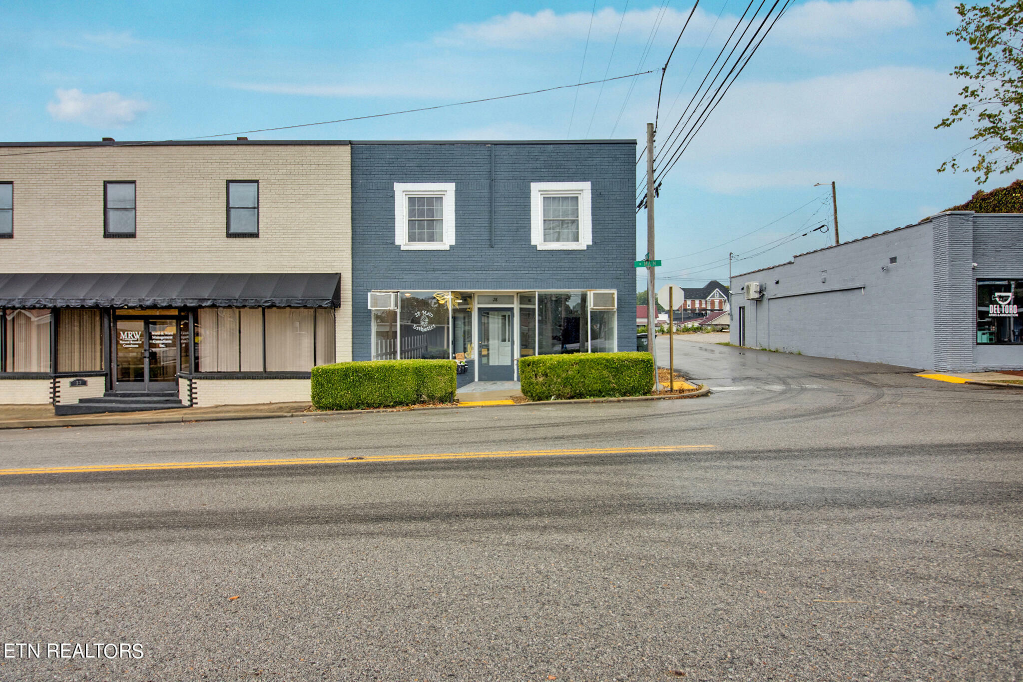 Property Photo:  28 N Main St.  TN 38583 