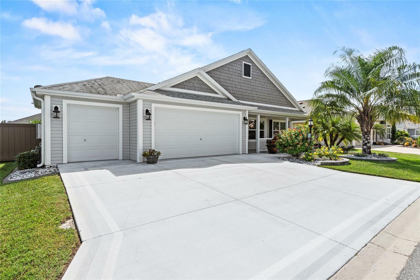 Property Photo:  3158 Hinton Place  FL 32163 