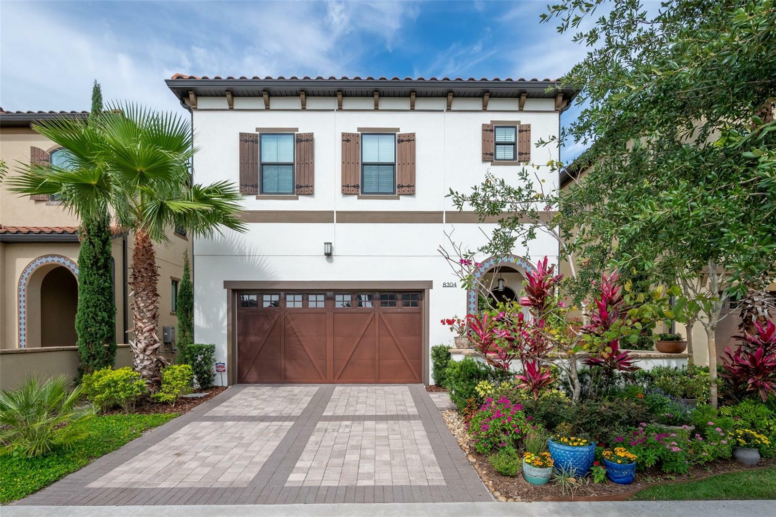 Property Photo: 8304 Via Vittoria Way FL 32819