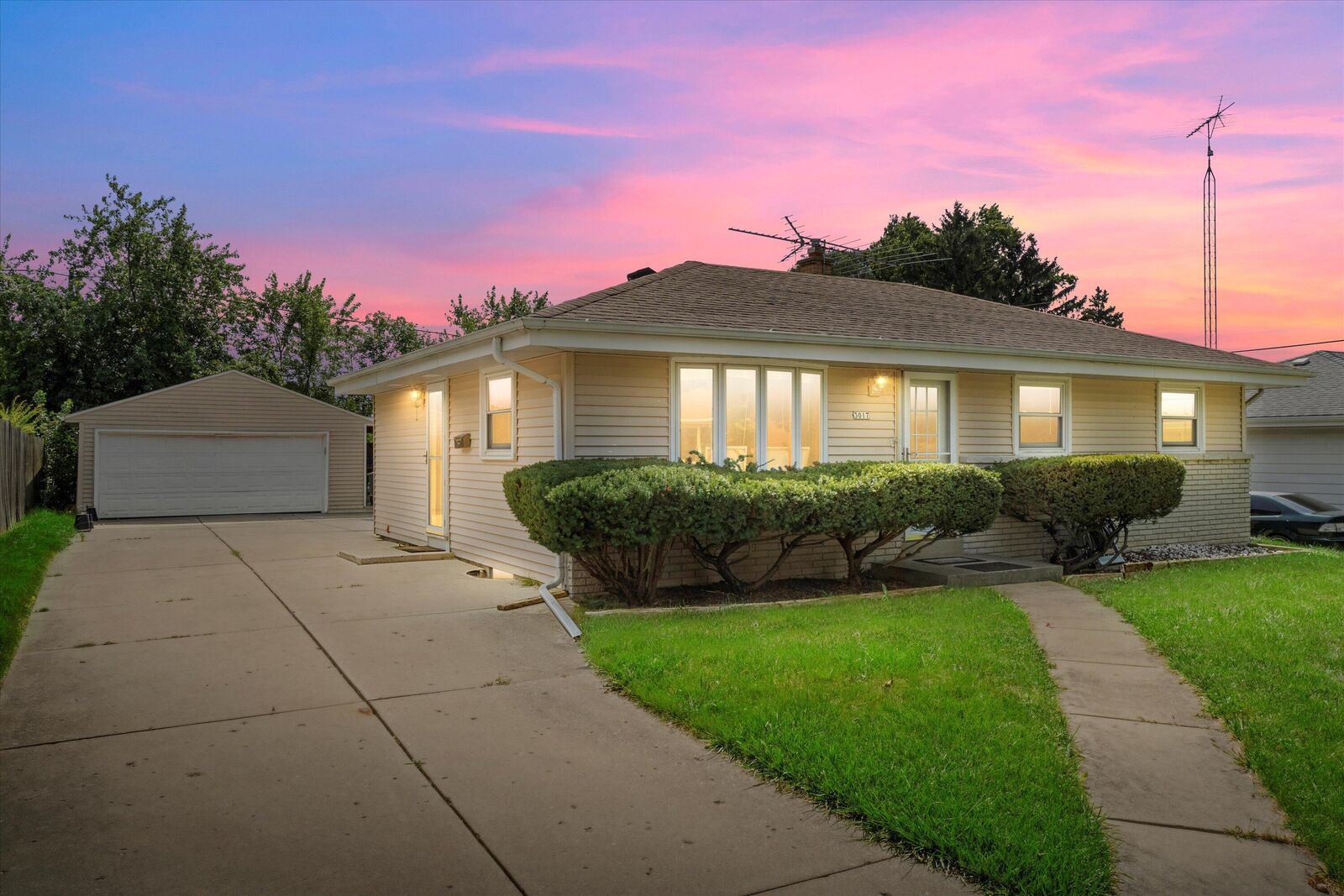 Property Photo: 3017 E Belsar Ave WI 53110