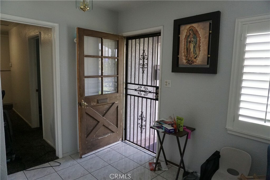 Property Photo:  1422 E Broadway  CA 92805 