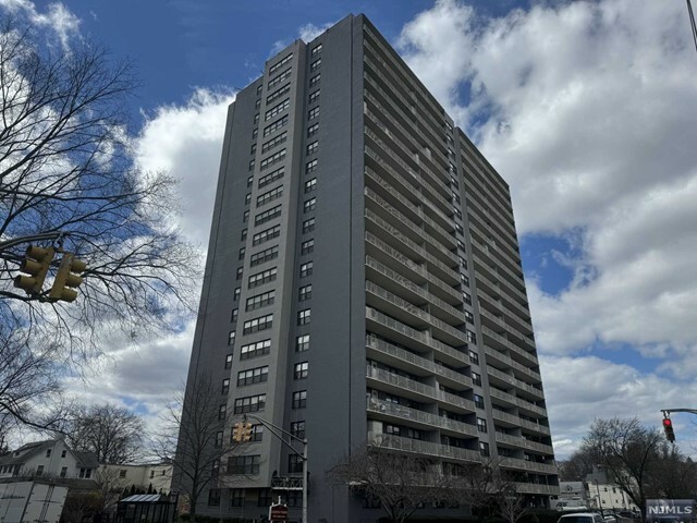 285 Aycrigg Avenue 12F  Passaic NJ 07055 photo