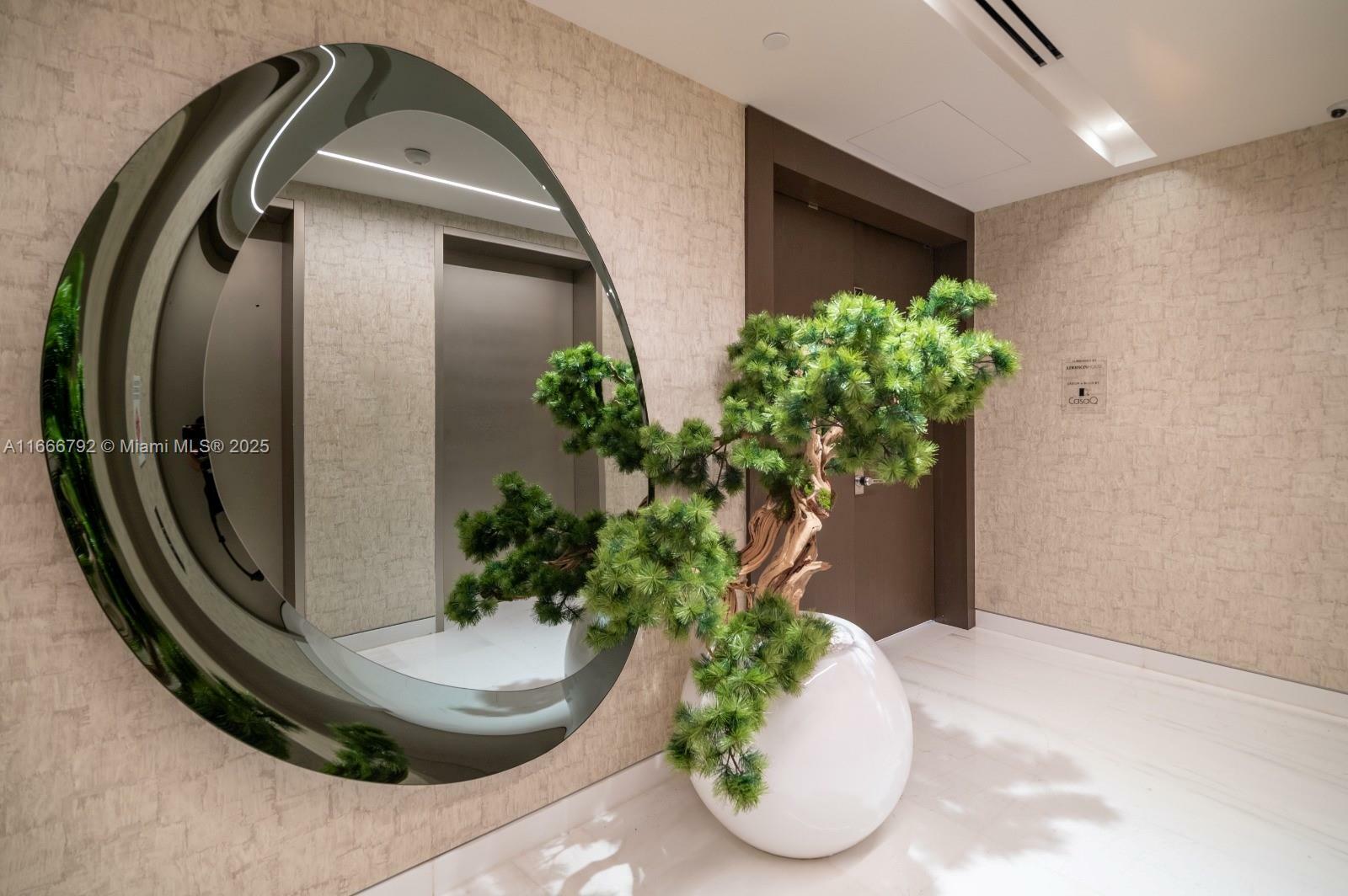 Property Photo: 300 Biscayne Blvd Way 3403 FL 33131