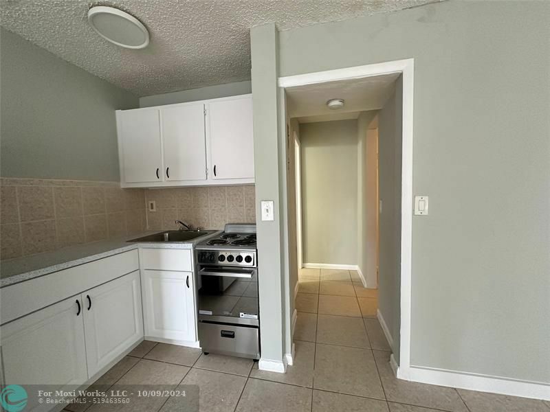 Property Photo:  5401 NW 18th Pl 5401  FL 33313 