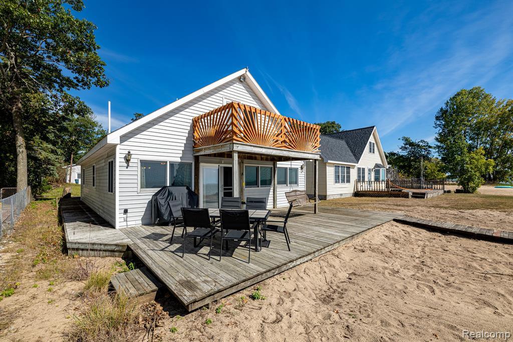 Property Photo: 4028 E Michigan Avenue MI 48703