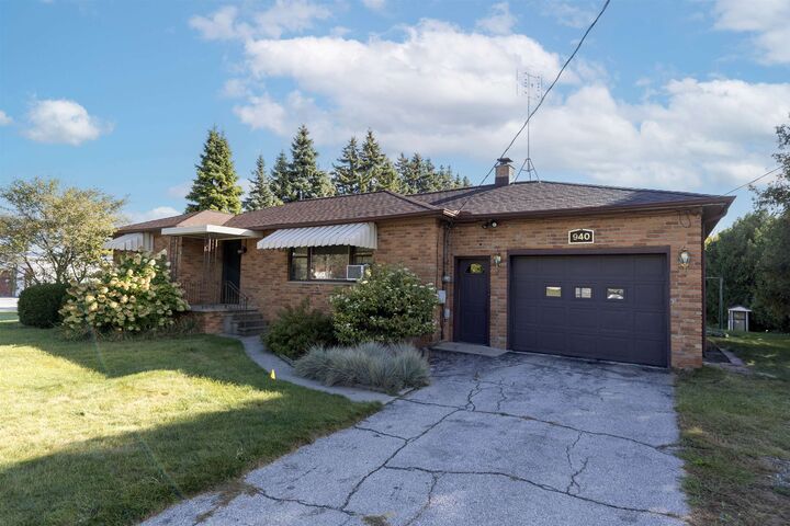 940 N Wagner Road  Essexville MI 48732-2032 photo