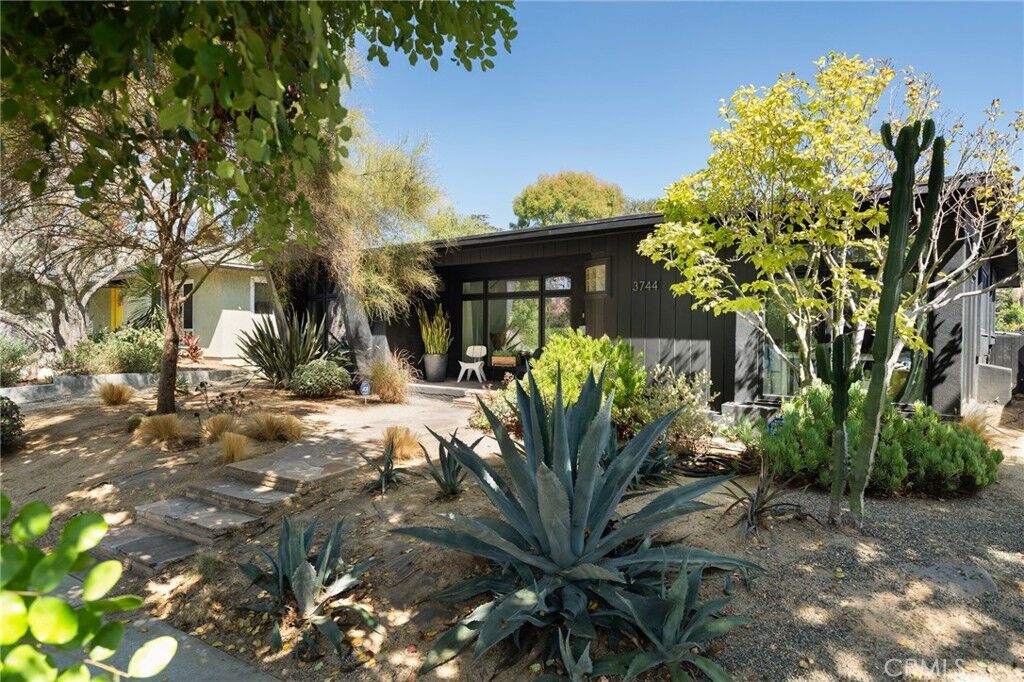 Property Photo:  3744 Cedar Ave  CA 90807 