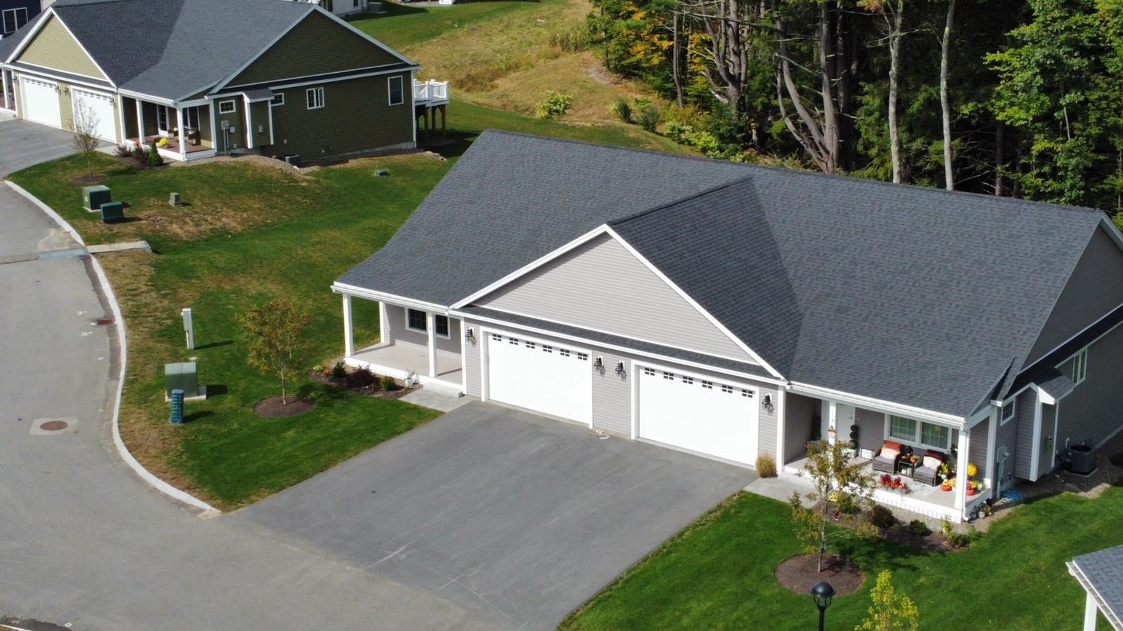 Property Photo: 17 B Balsam Drive NH 03042