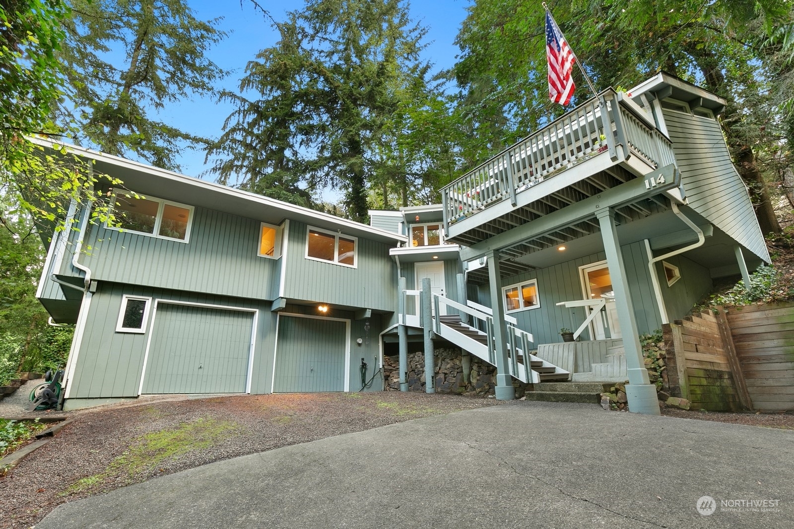 Property Photo:  114  210th Avenue NE  WA 98074 