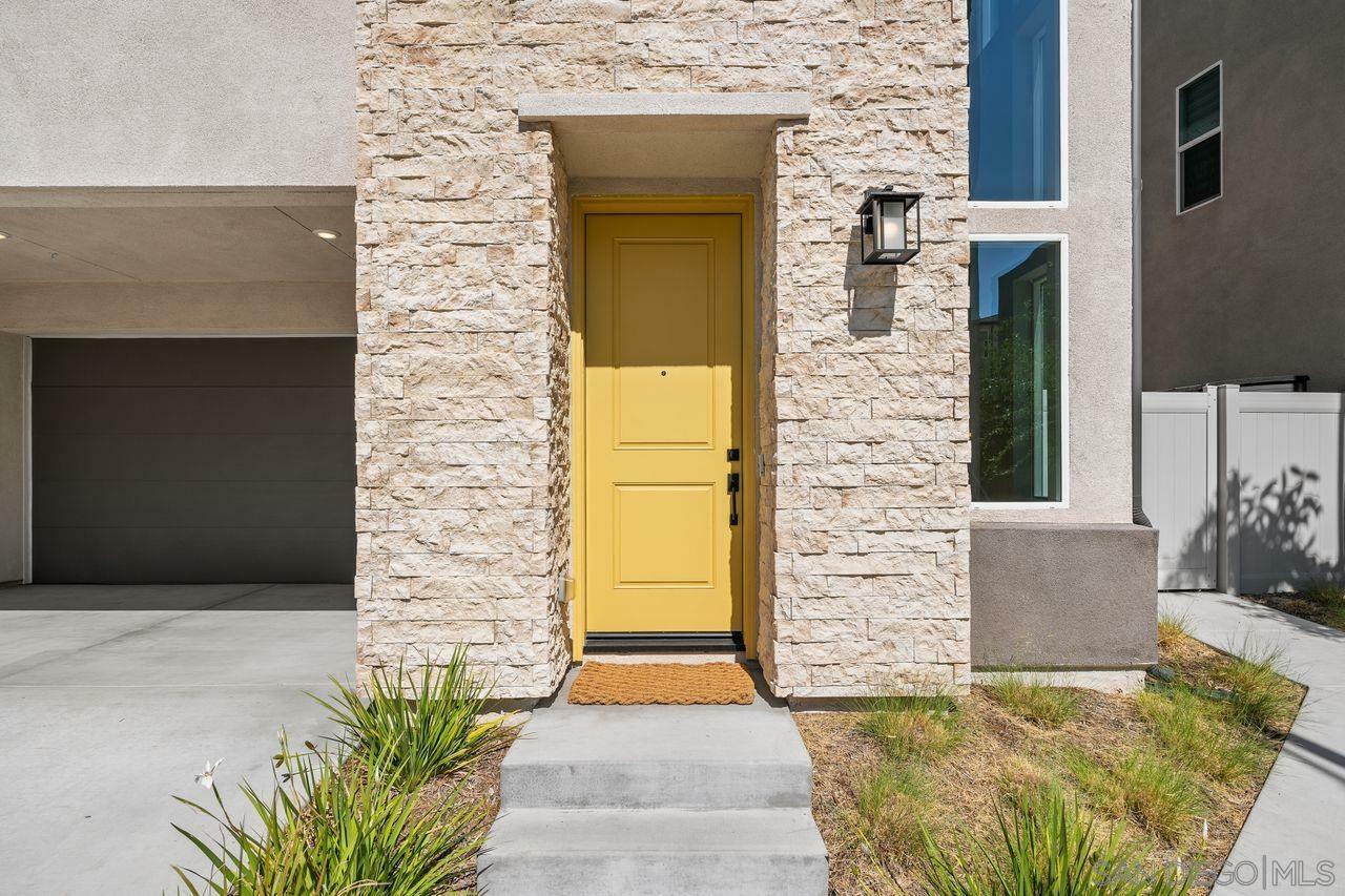 Property Photo:  8171 Rose Quartz Cir  CA 92126 