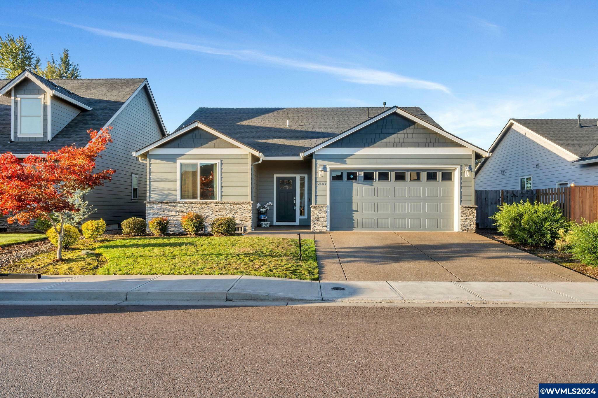 Property Photo: 5147 Davis St OR 97392
