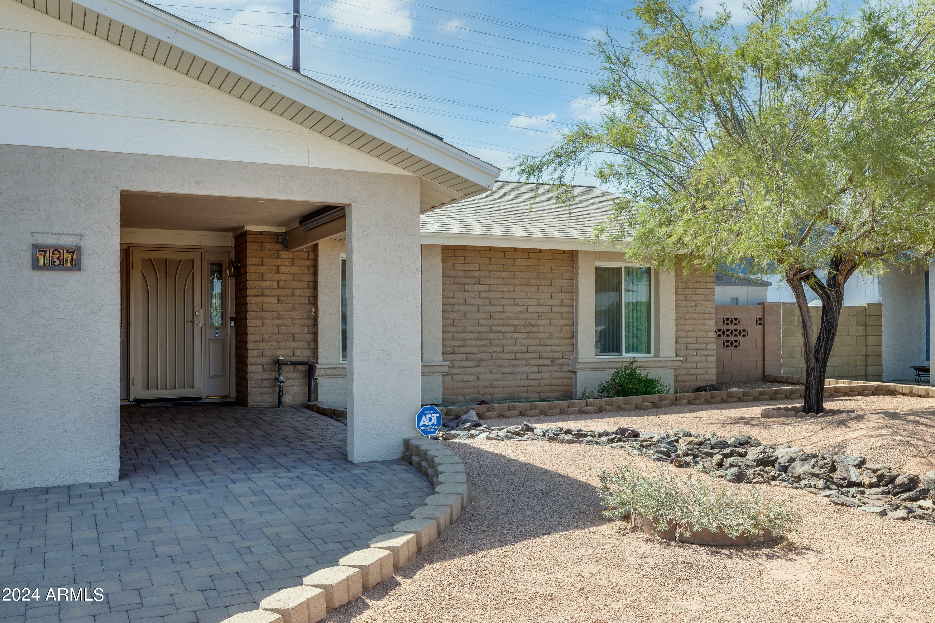 Property Photo:  737 W Peralta Avenue  AZ 85210 