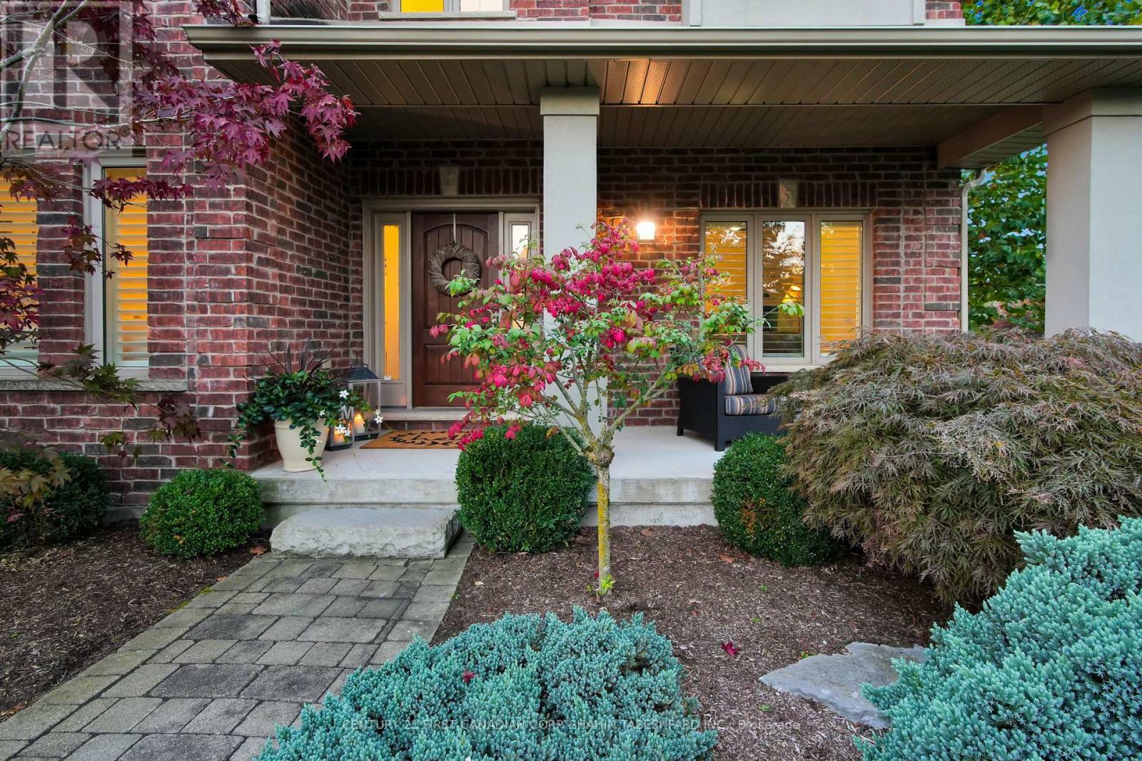 Property Photo:  2261 Ladyslipper Crescent  ON N6K 0A4 