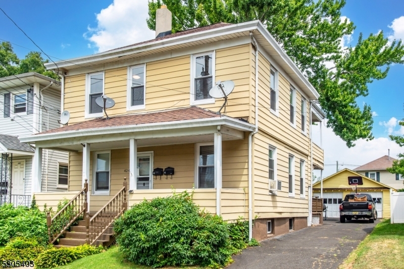 Property Photo:  424 Miltonia St  NJ 07036 