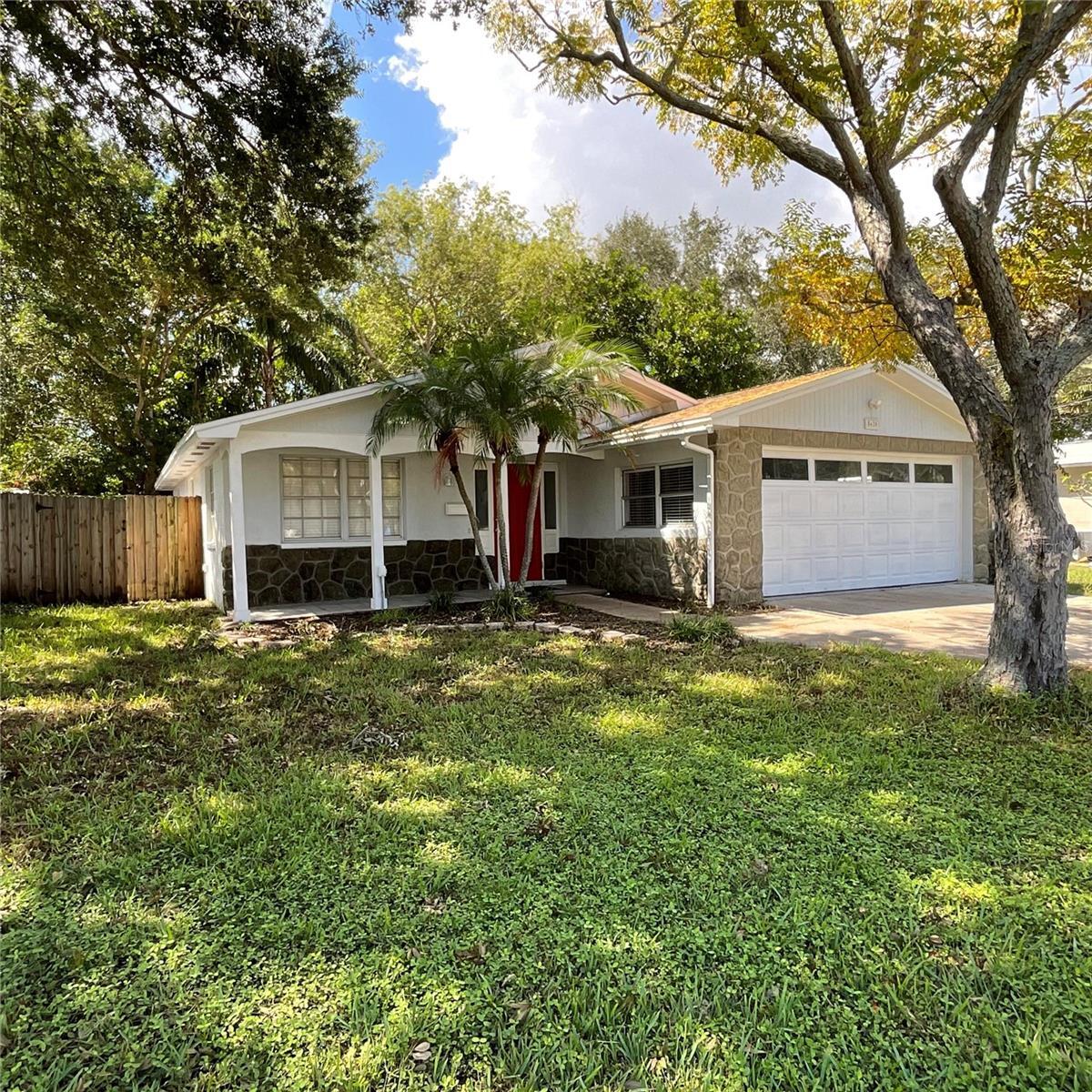 Property Photo: 5620 Denver Street NE FL 33703